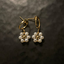 Load image into Gallery viewer, Marigold short earrings
