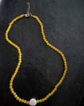 Load image into Gallery viewer, Colour rays choker - Marigold
