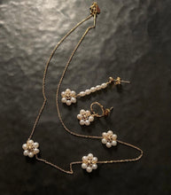 Load image into Gallery viewer, Marigold necklace
