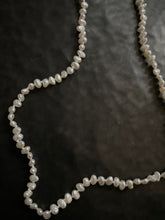Load image into Gallery viewer, Rice pearl choker
